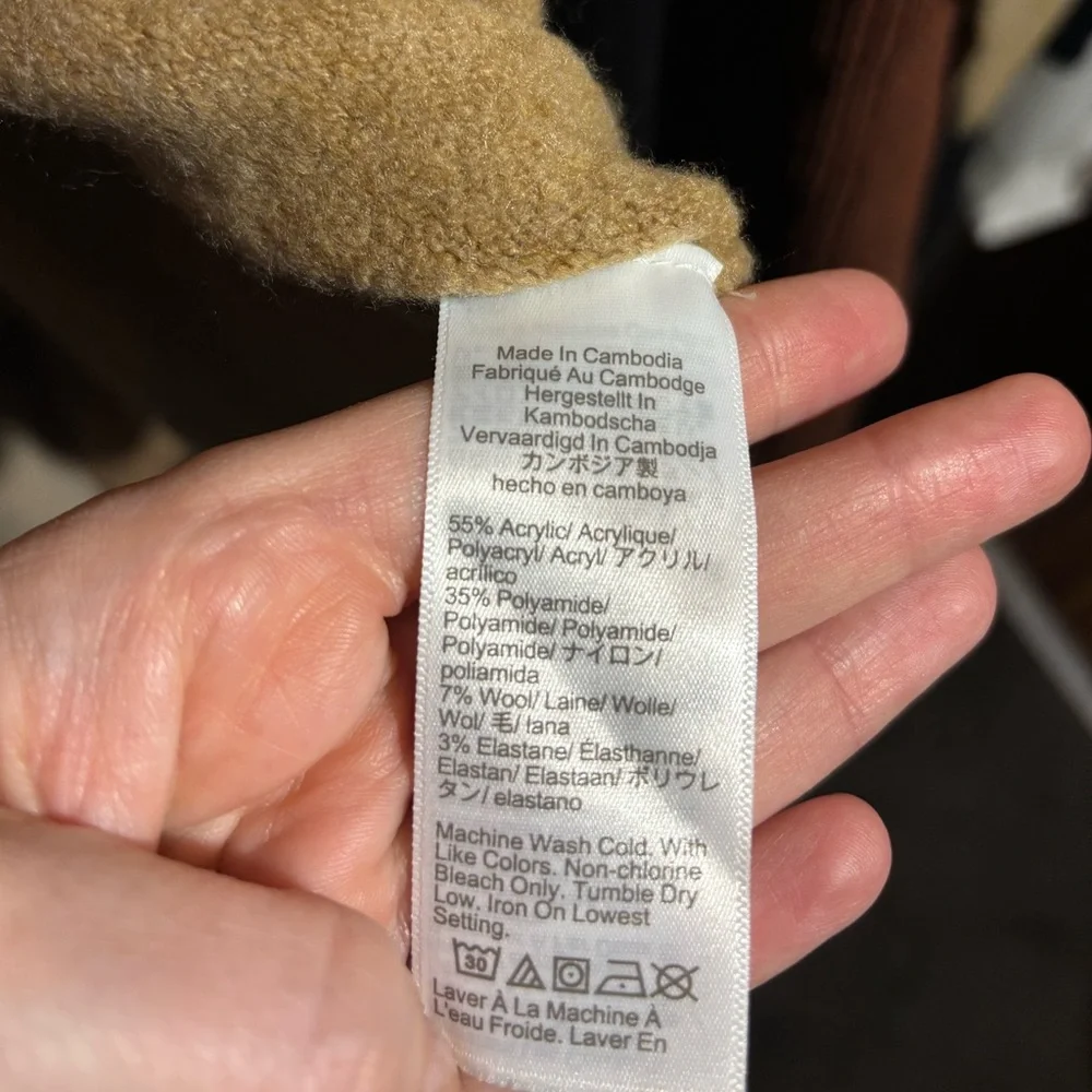 J Crew - Extra Soft Tan Sweater- Medium - Picture 4 of 4
